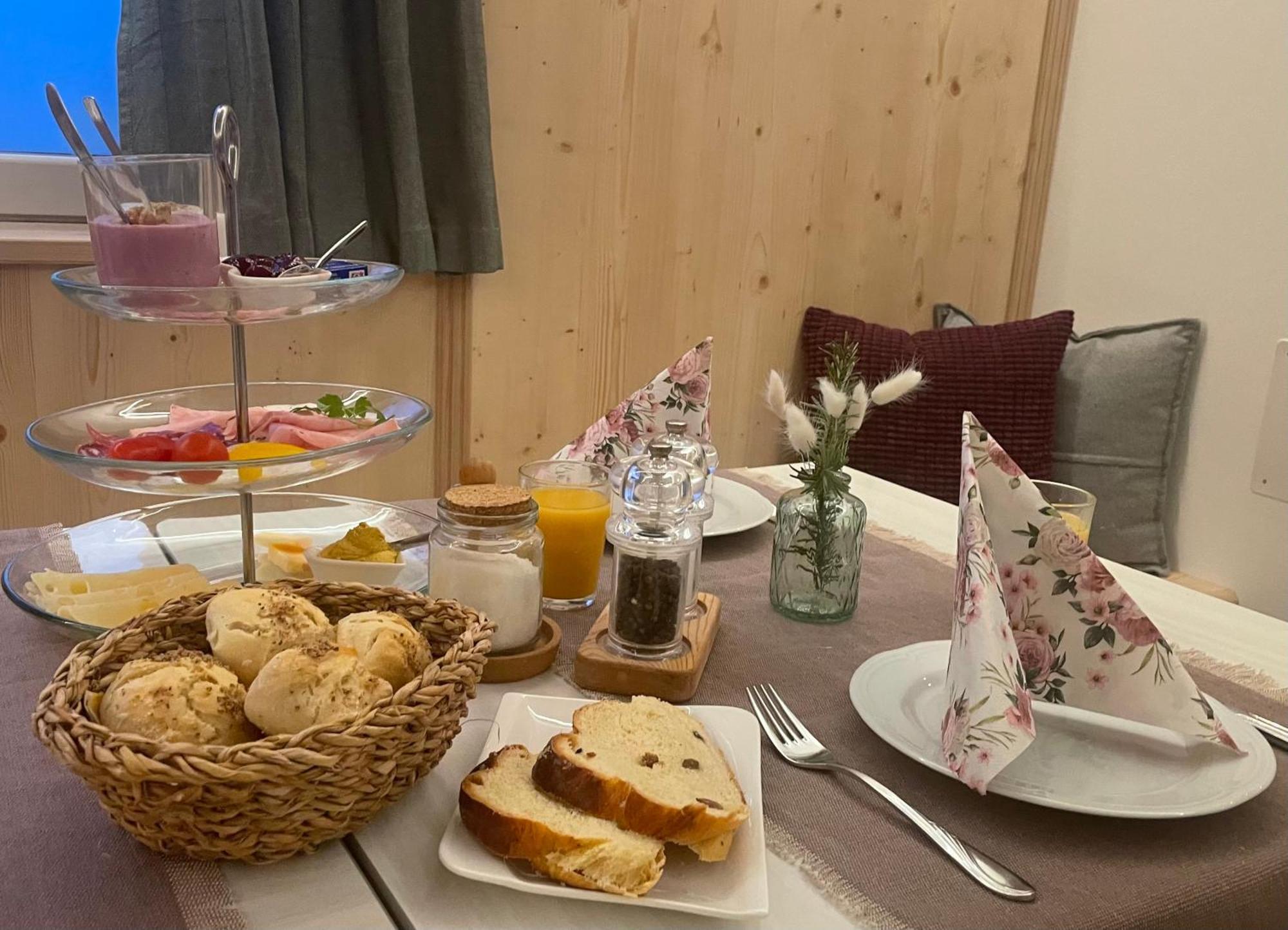 Pension Geissler-Reicher Oberwoelz Stadt エクステリア 写真