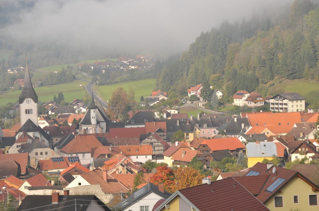 Pension Geissler-Reicher Oberwoelz Stadt エクステリア 写真