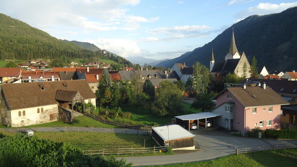 Pension Geissler-Reicher Oberwoelz Stadt エクステリア 写真
